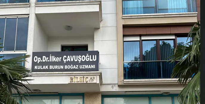 Von der Klinik bereitgestelltes Foto von Dr. İlker Çavuşoğlu