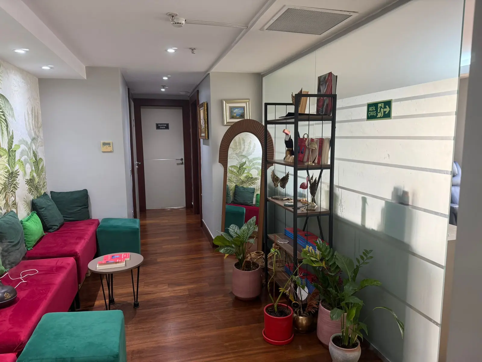 Clinic-provided photograph of Dr Melek Vuslat Özdoğan Demiralay