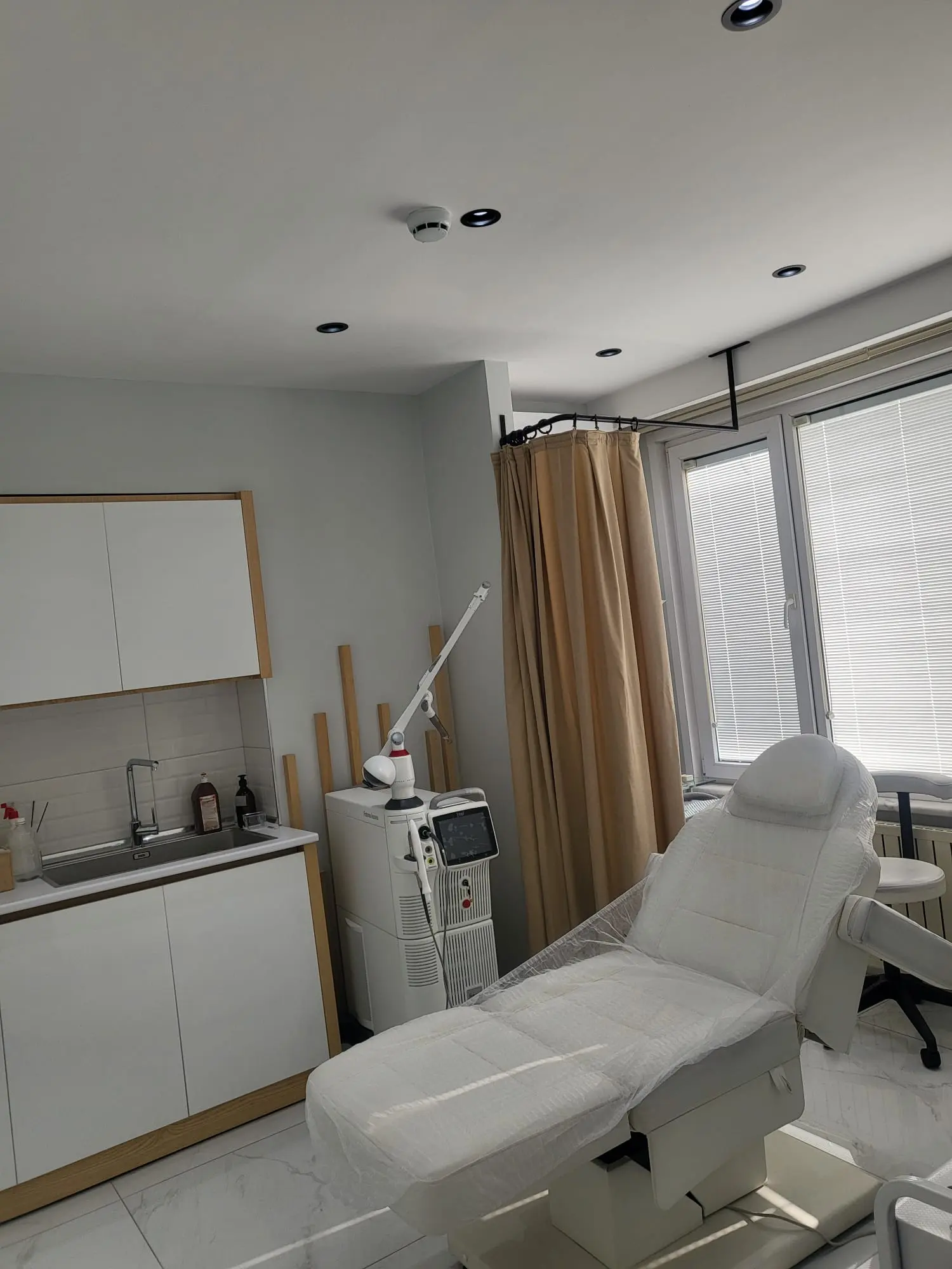 Clinic-provided photograph of Assoc. Prof. Dr Tuğba Falay Gür