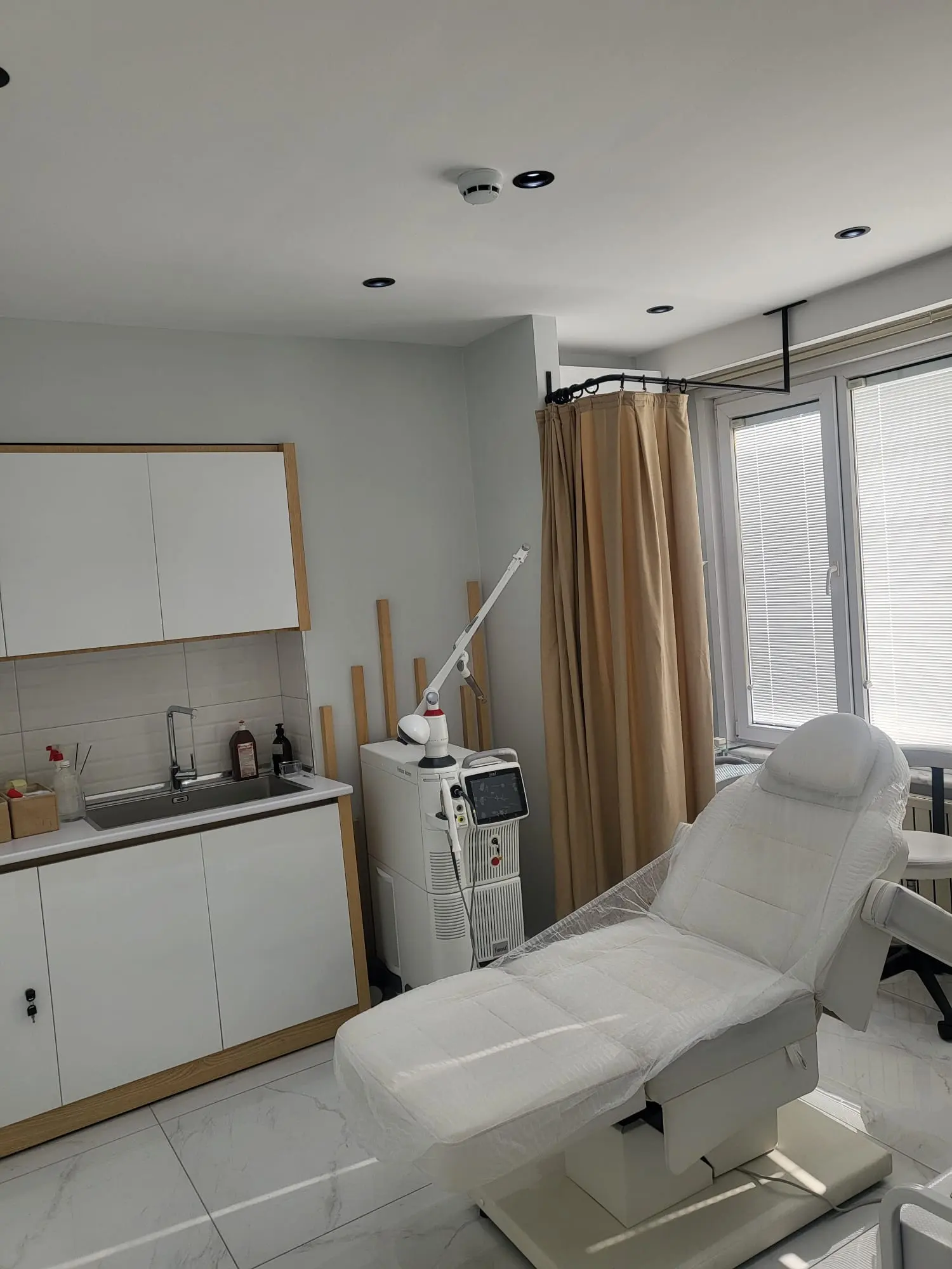 Clinic-provided photograph of Assoc. Prof. Dr Tuğba Falay Gür