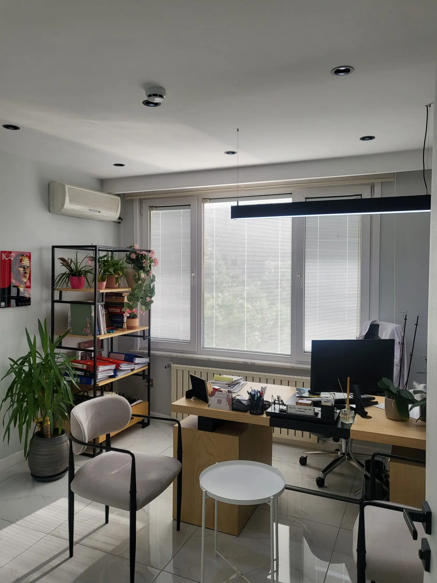 Clinic-provided photograph of Assoc. Prof. Dr Tuğba Falay Gür