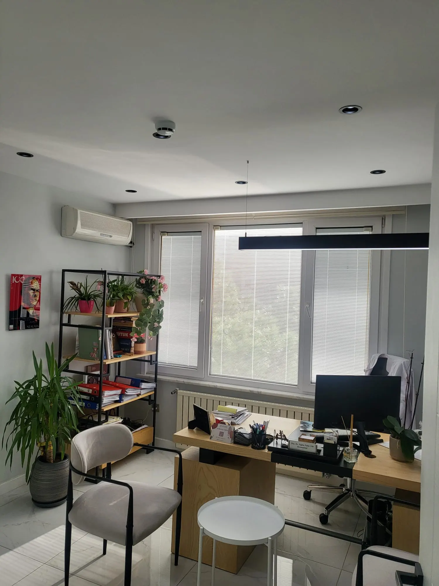 Clinic-provided photograph of Assoc. Prof. Dr Tuğba Falay Gür