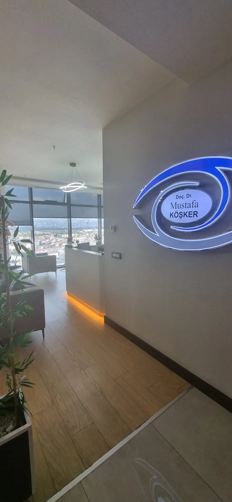 Clinic-provided photograph of Assoc. Prof. Dr Mustafa Köşker