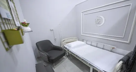 Clinic-provided photograph of Dr Fatih Güneş