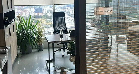 Von der Klinik bereitgestelltes Foto von Dr. Orkun Uzuneyüpoğlu