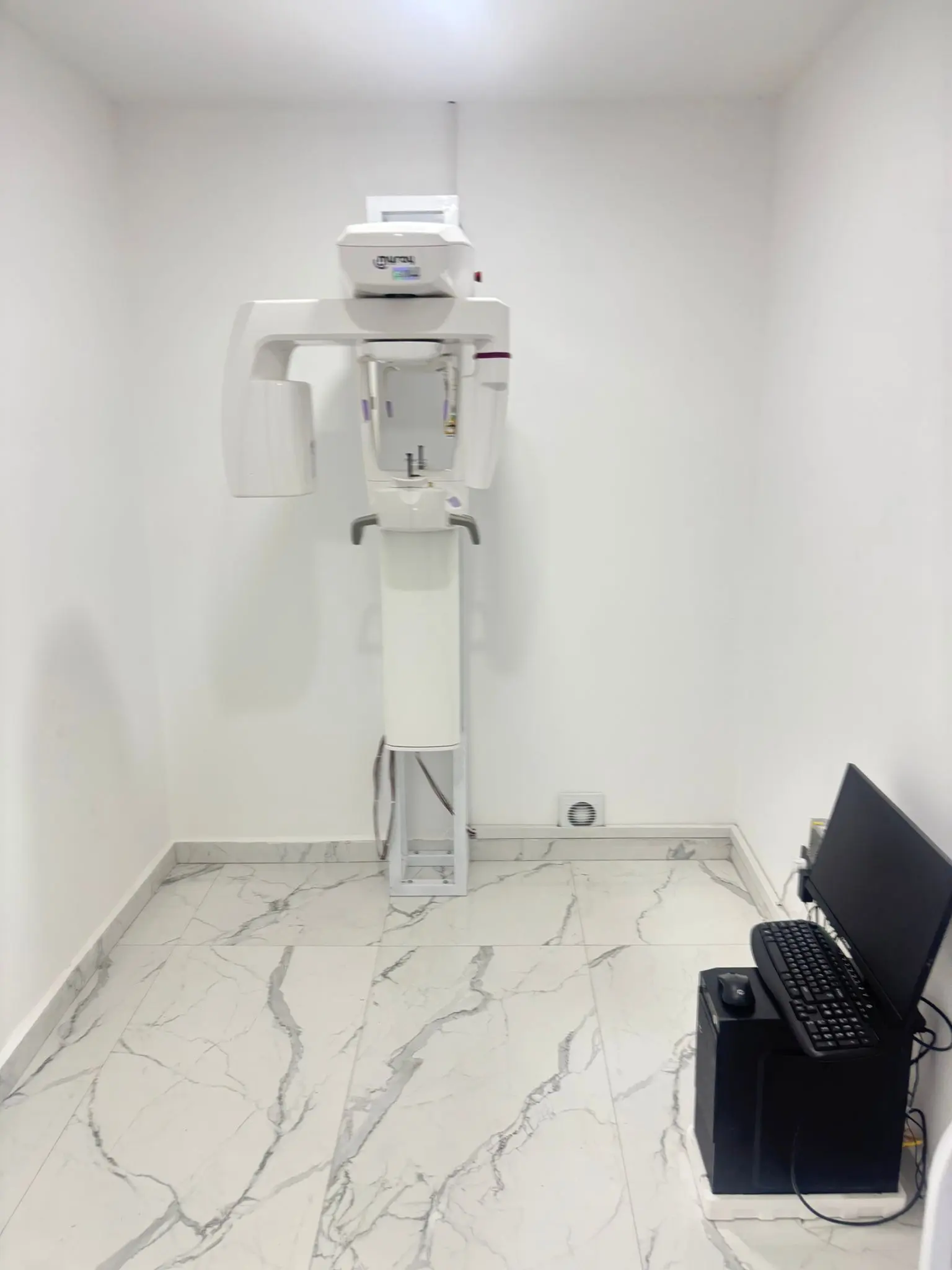 Clinic-provided photograph of Dr Emrah Çetin