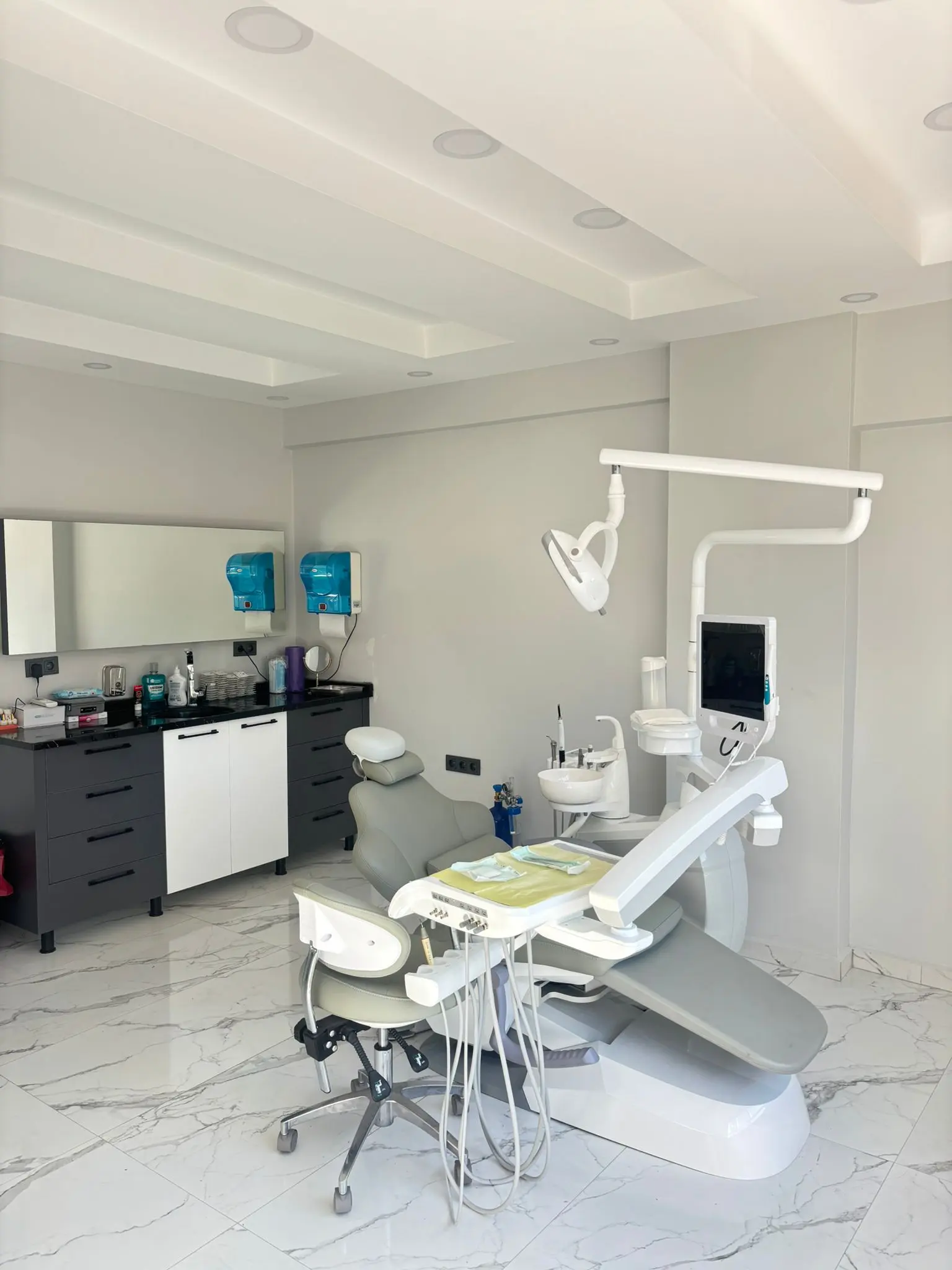 Clinic-provided photograph of Dr Emrah Çetin