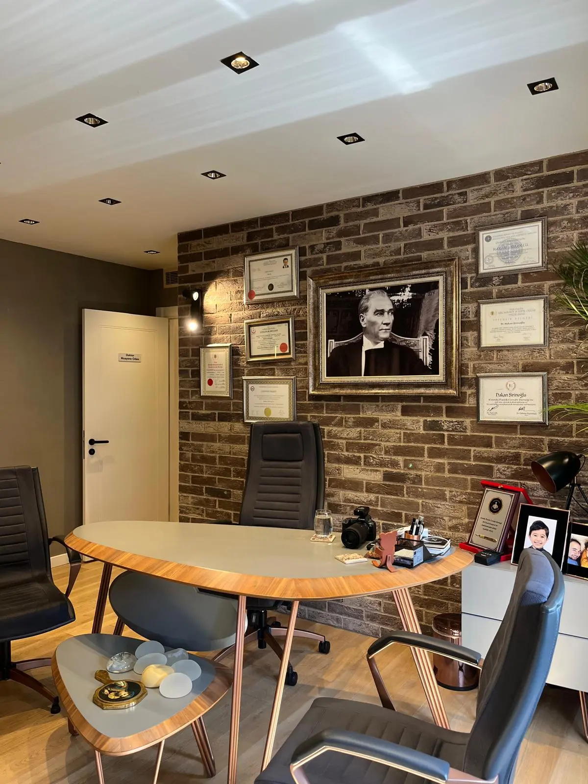 Von der Klinik bereitgestelltes Foto von Prof. Dr. Hakan Şirinoğlu