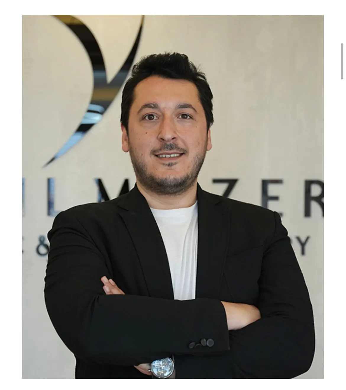 Clinic-provided photograph of Dr Yunus Emre Yılmazer