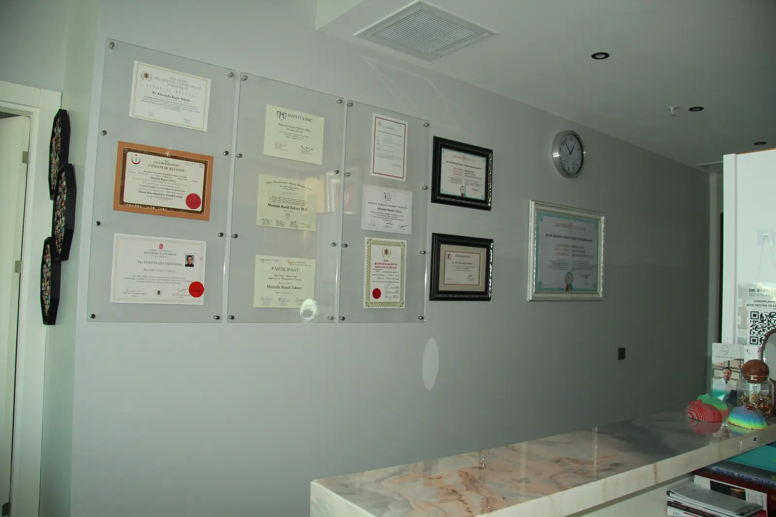 Clinic-provided photograph of Dr Mustafa Raşid Toksöz
