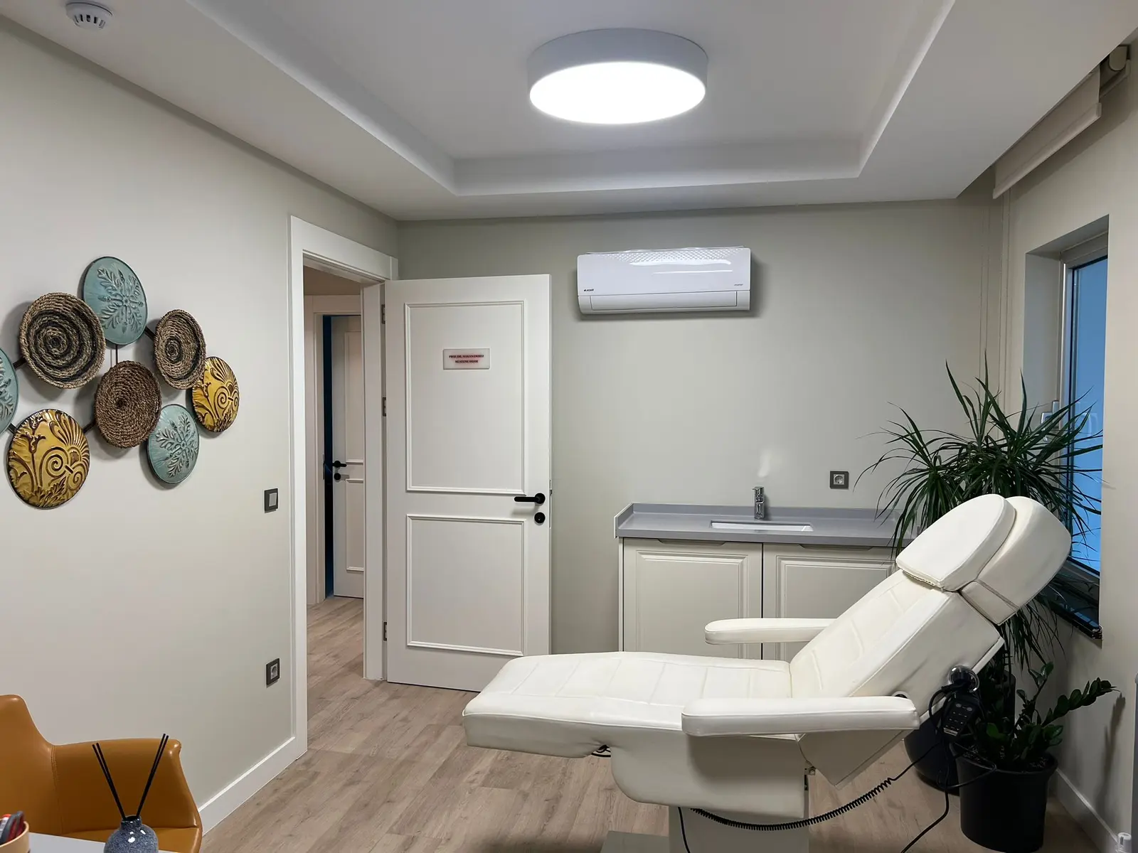 Clinic-provided photograph of Prof. Dr Ömer Hakan Emmez