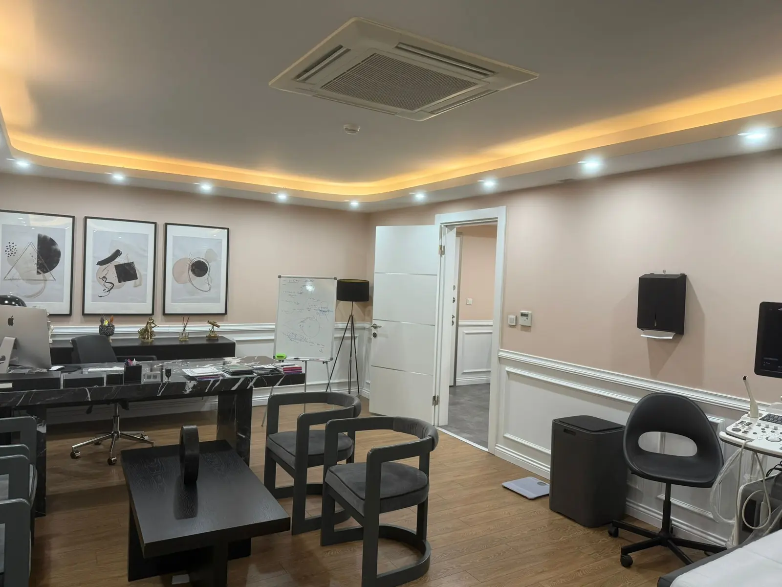 Clinic-provided photograph of Assoc. Prof. Dr Ulaş Solmaz