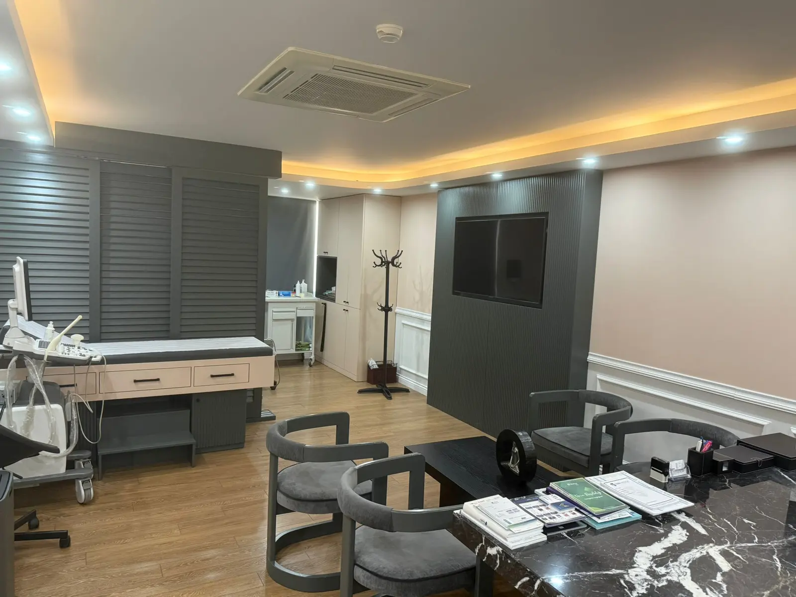 Clinic-provided photograph of Assoc. Prof. Dr Ulaş Solmaz