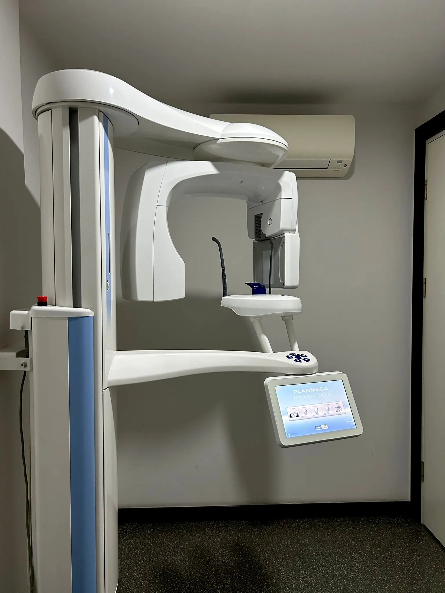 Clinic-provided photograph of Dr Serkan Özkan