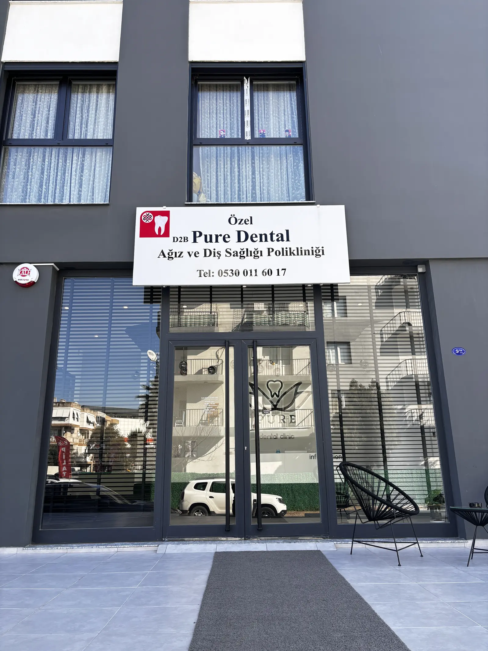 Clinic-provided photograph of Pure Dental Izmir