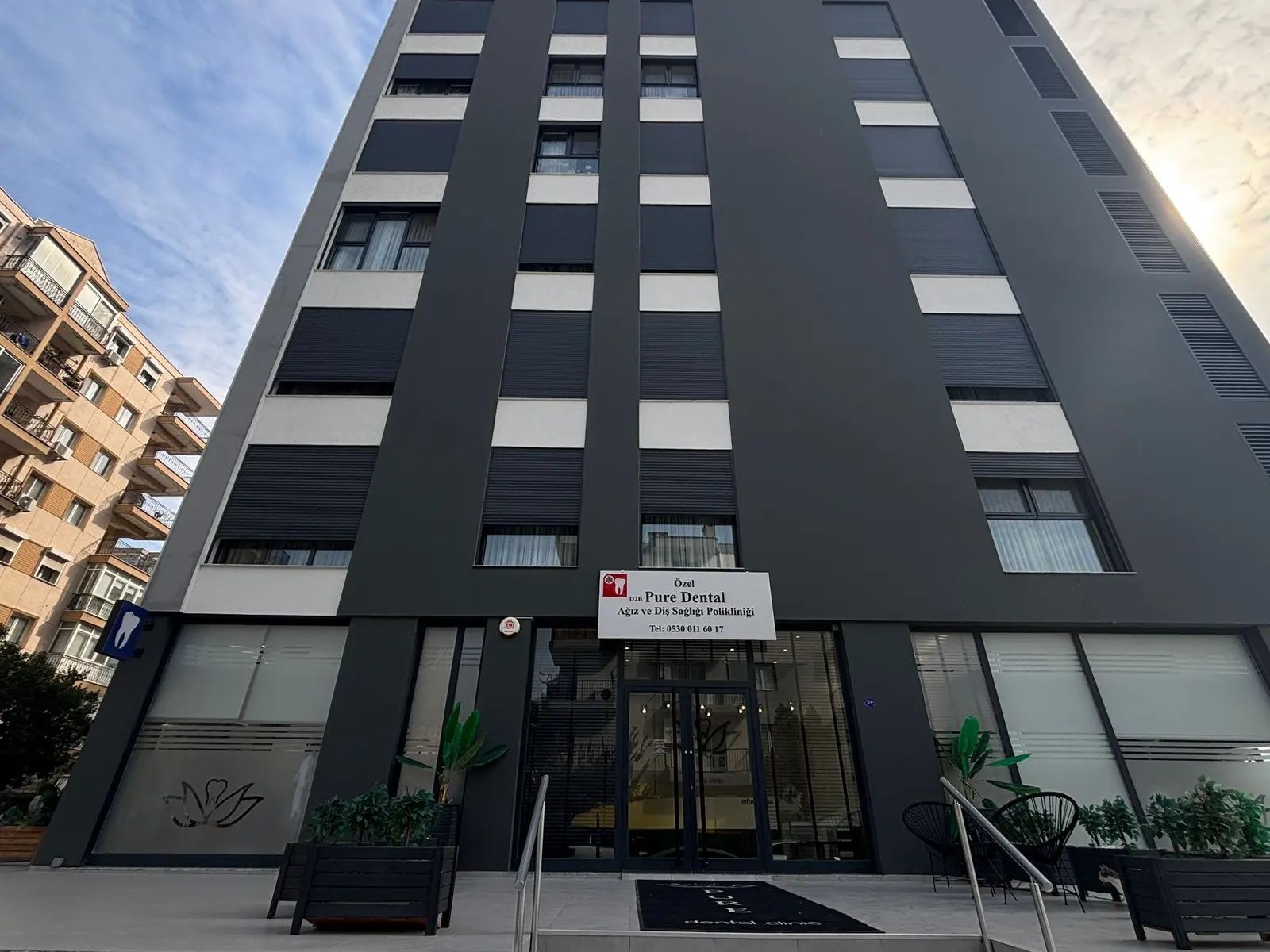 Clinic-provided photograph of Pure Dental Izmir