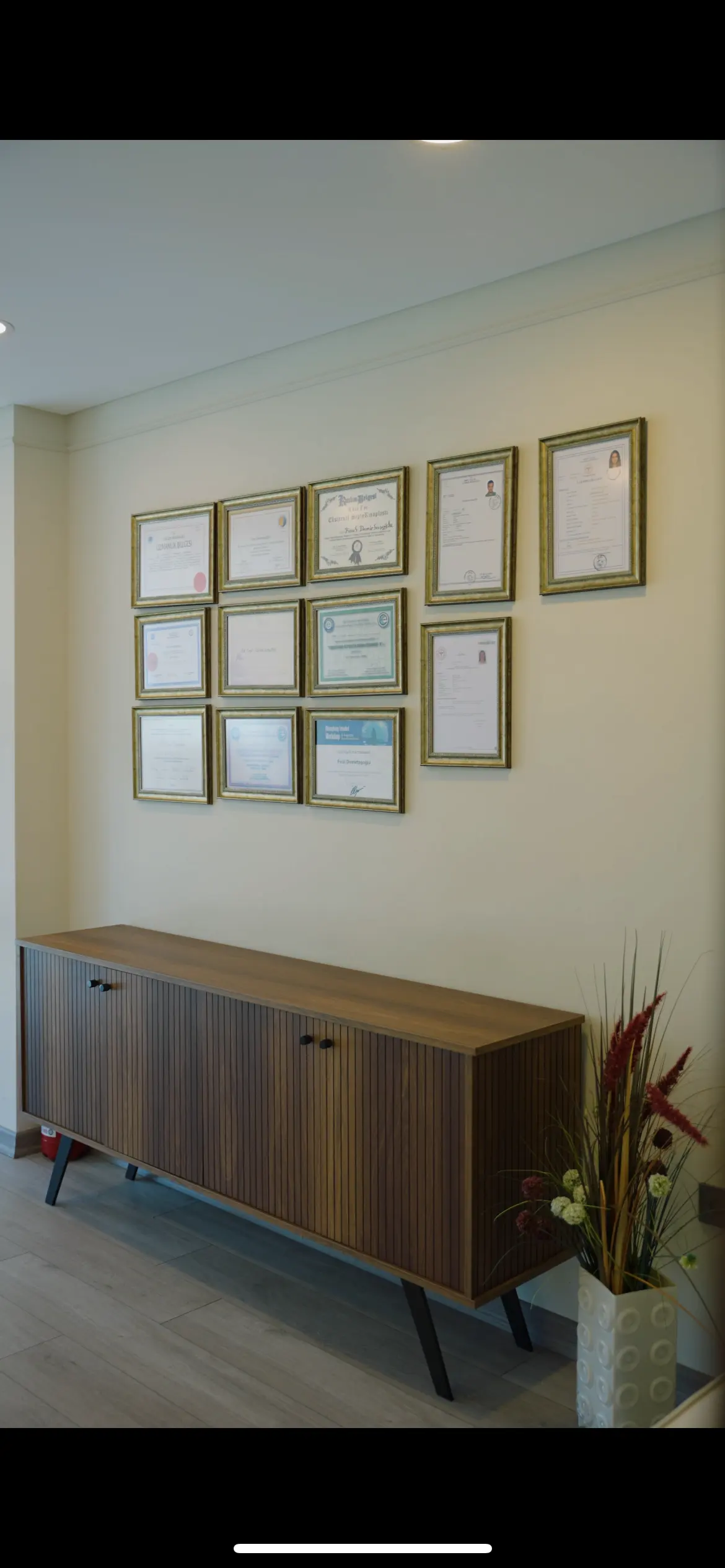 Clinic-provided photograph of Dr Fırat Demirtaşoğlu