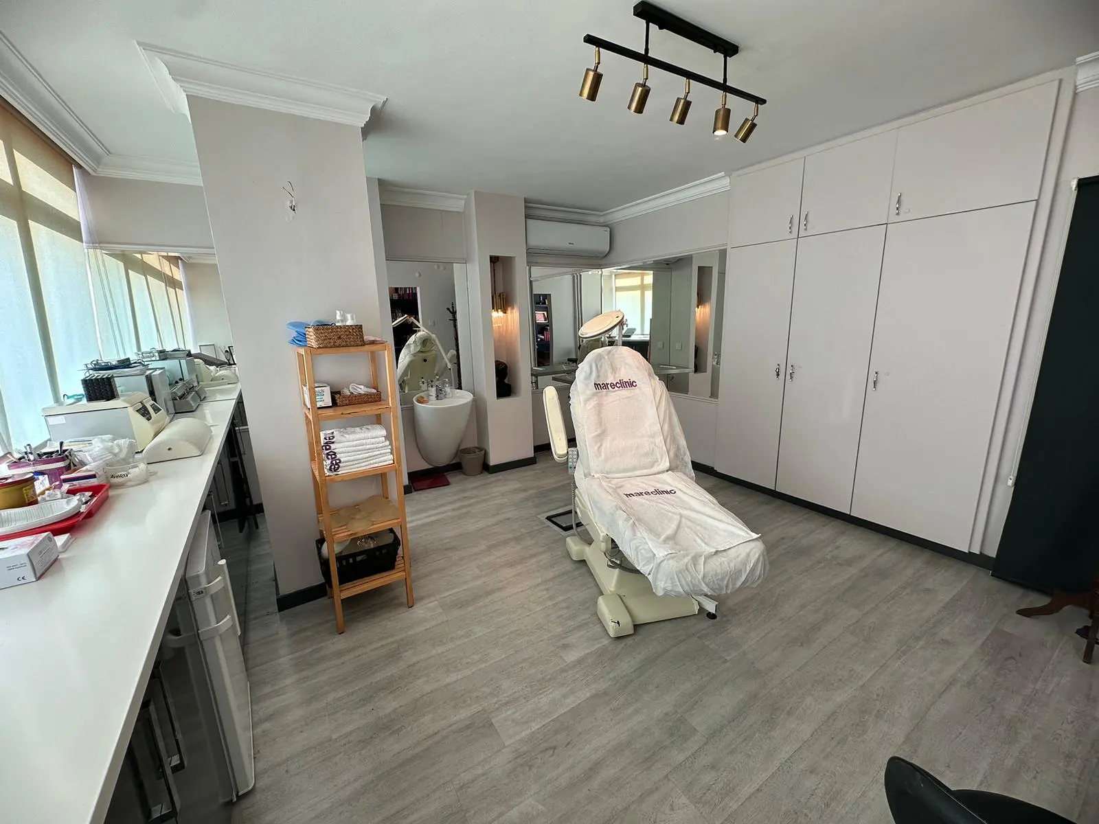 Von der Klinik bereitgestelltes Foto von Dr. Asu Deniz Burhanoğlu