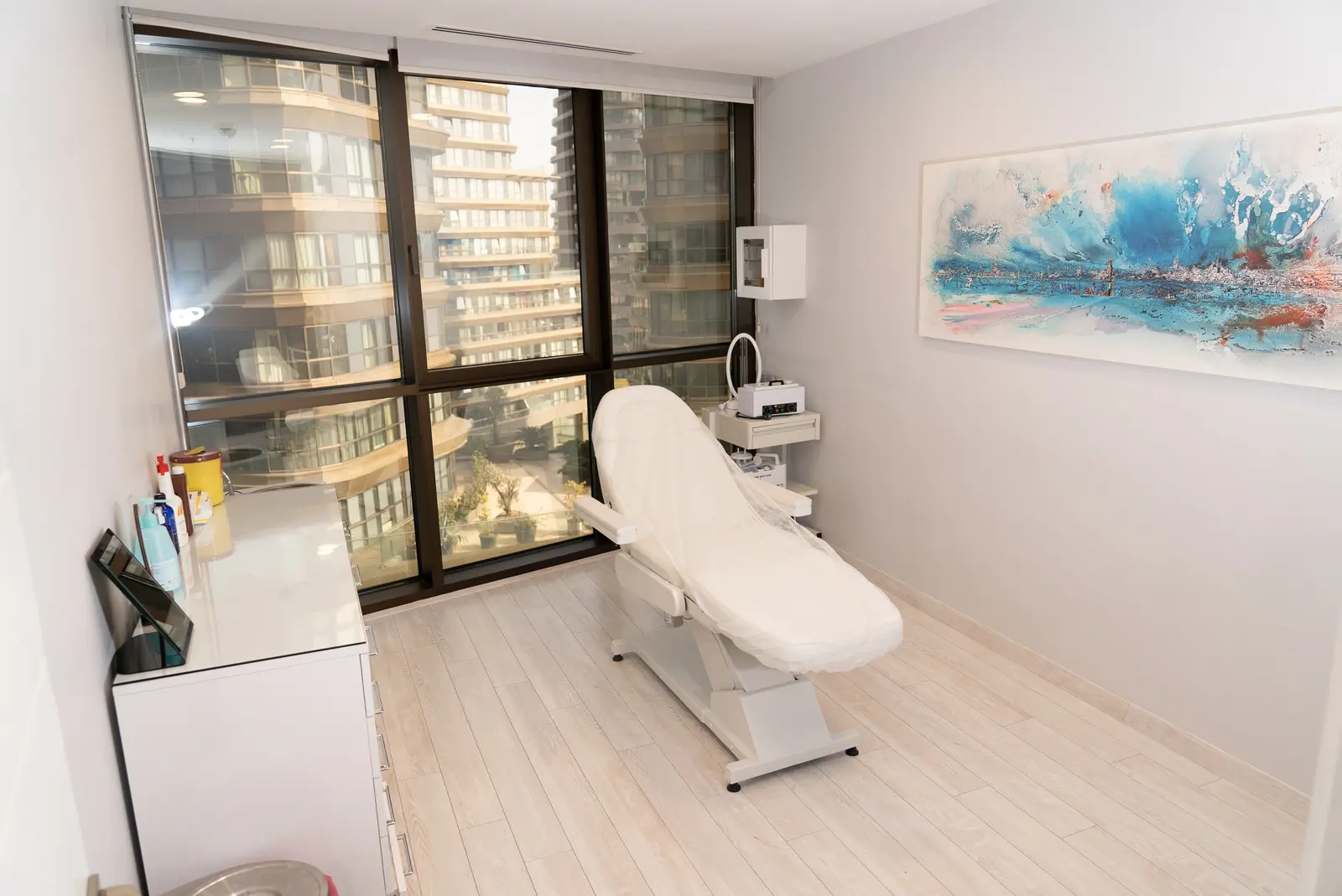 Clinic-provided photograph of Dr Çağdaş Orman