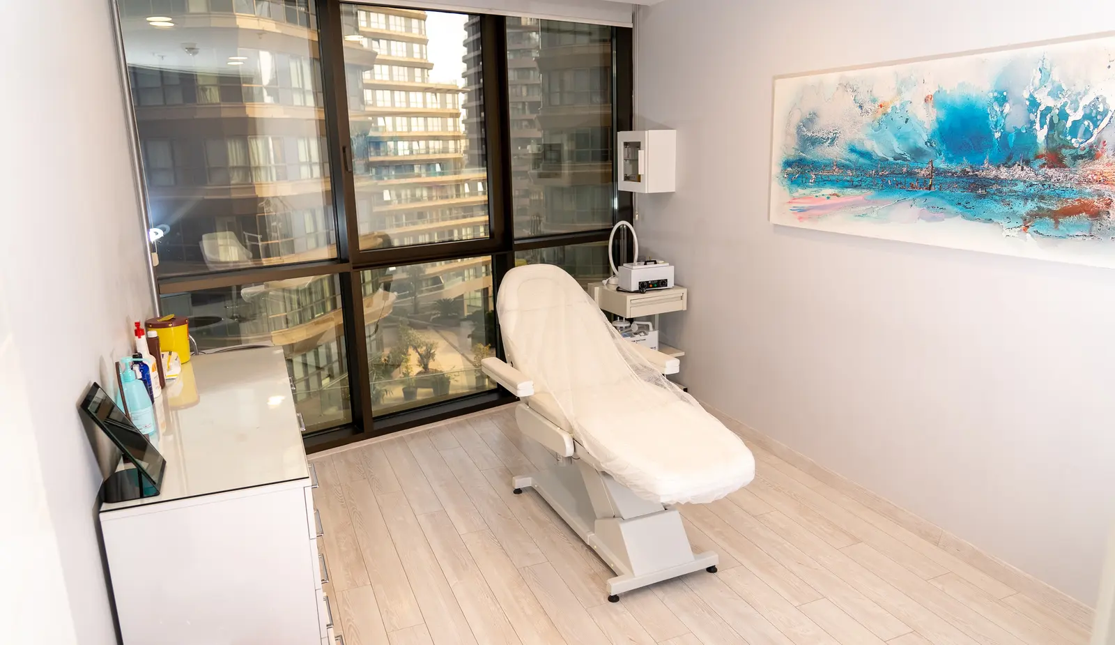 Clinic-provided photograph of Dr Çağdaş Orman