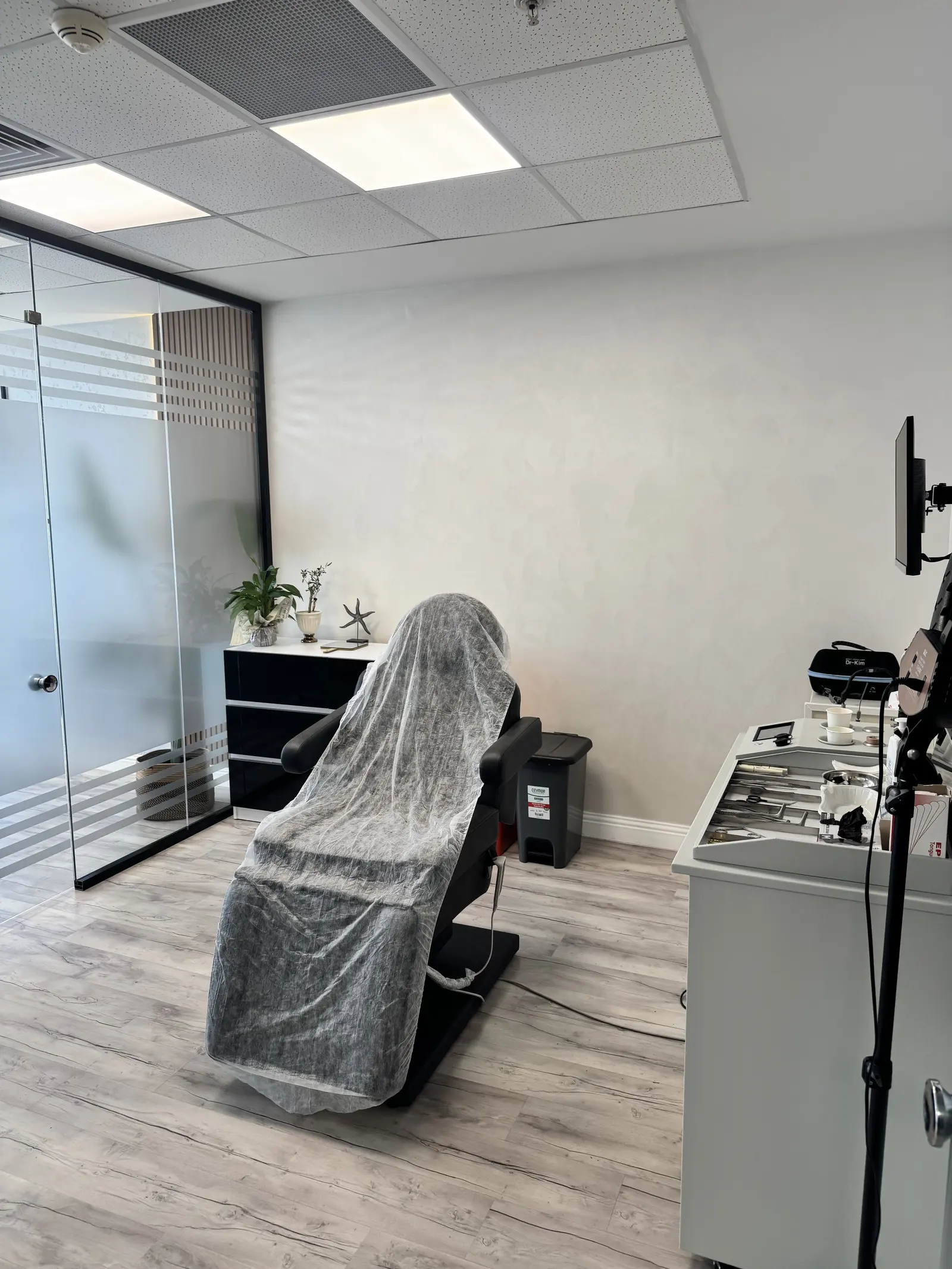 Clinic-provided photograph of Dr Oben Yıldırım