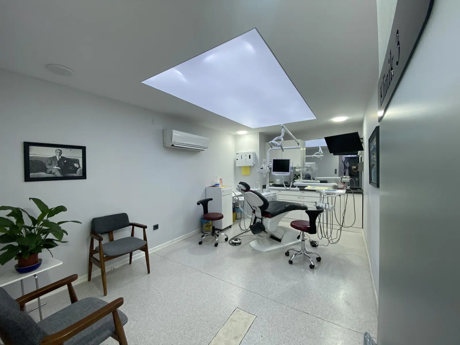 Clinic-provided photograph of Dr Zabit Oğan