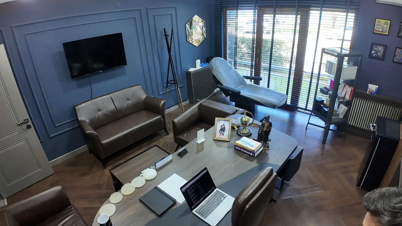Clinic-provided photograph of Dr Emre Kıymık