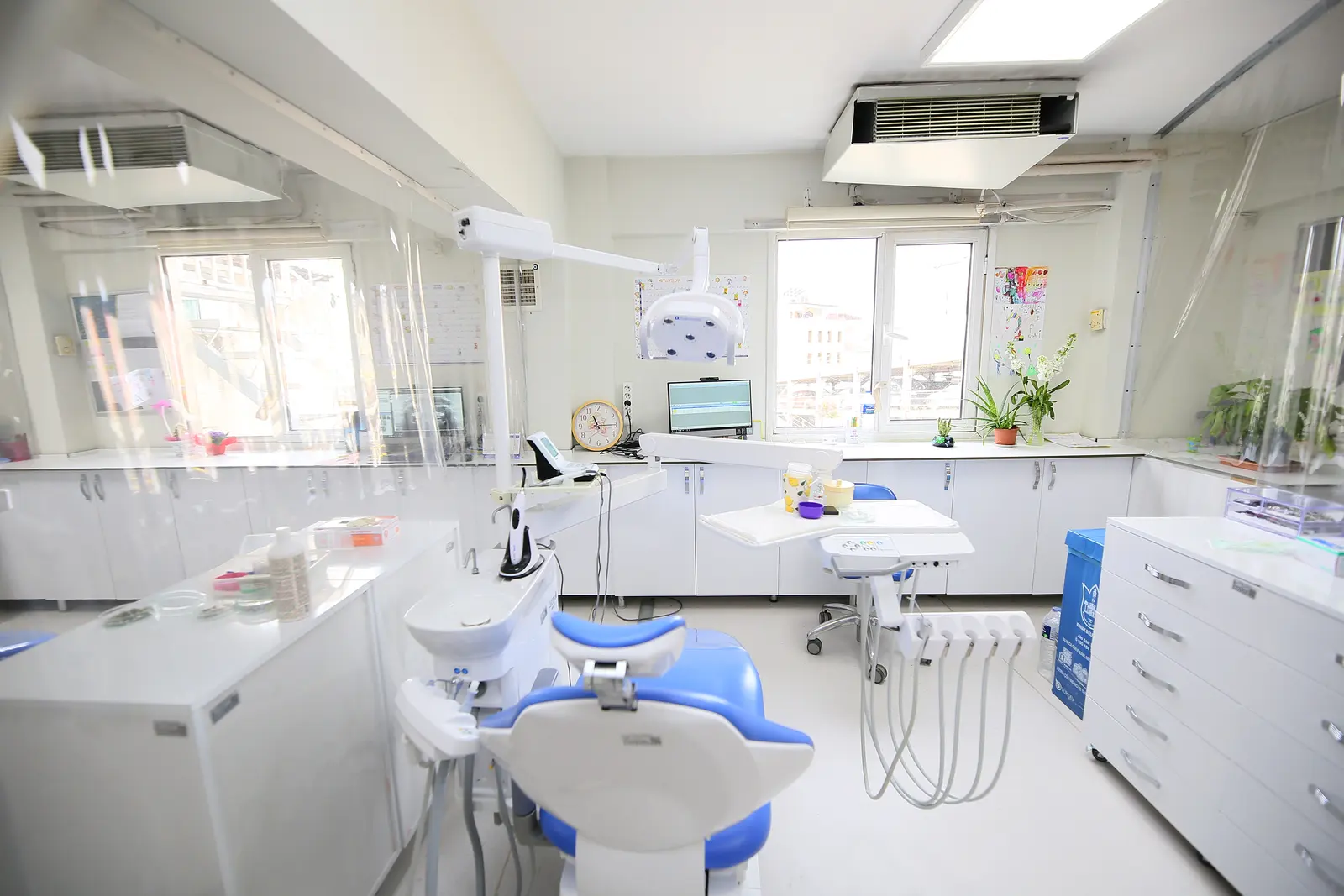 Clinic-provided photograph of Izmir Dental Hospital