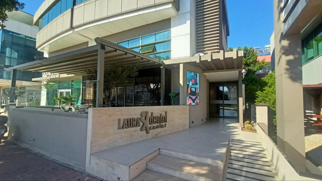 Clinic-provided photograph of Laura Dental Center Turkey