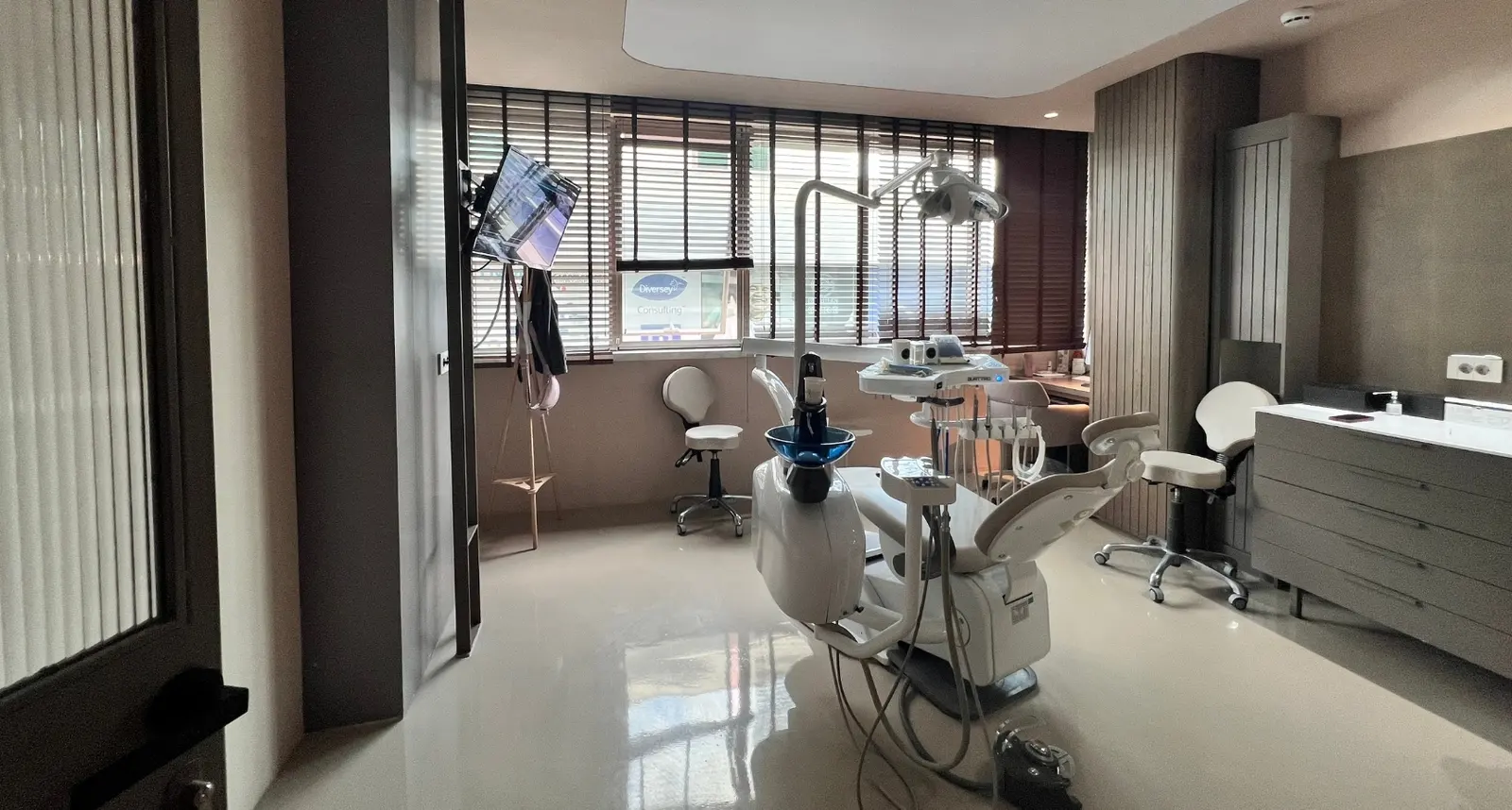 Clinic-provided photograph of Laura Dental Center Turkey