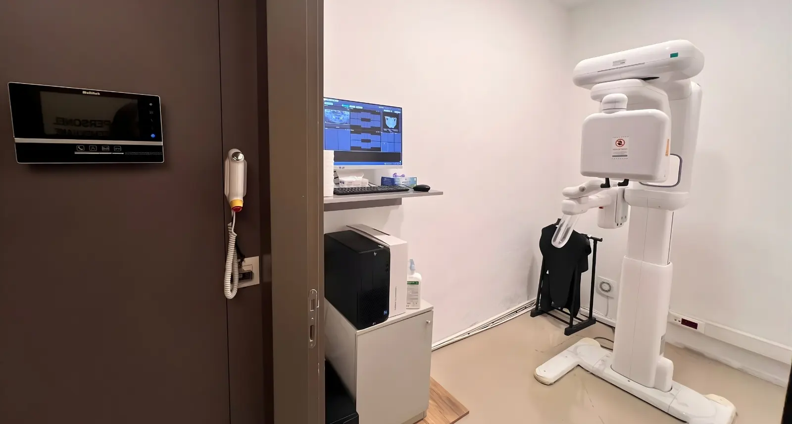 Clinic-provided photograph of Laura Dental Center Turkey