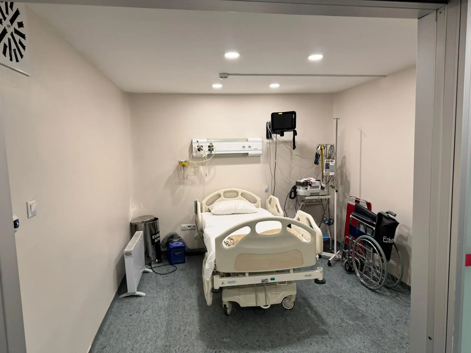 Clinic-provided photograph of Veni Vidi Eye Centre