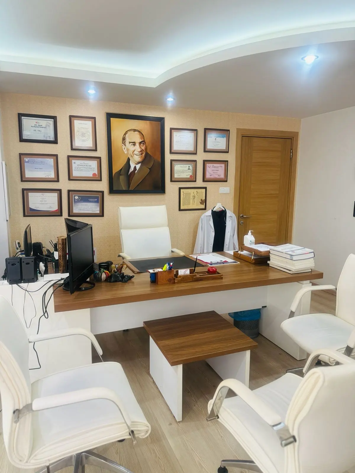 Von der Klinik bereitgestelltes Foto von Dr. Okan Dost