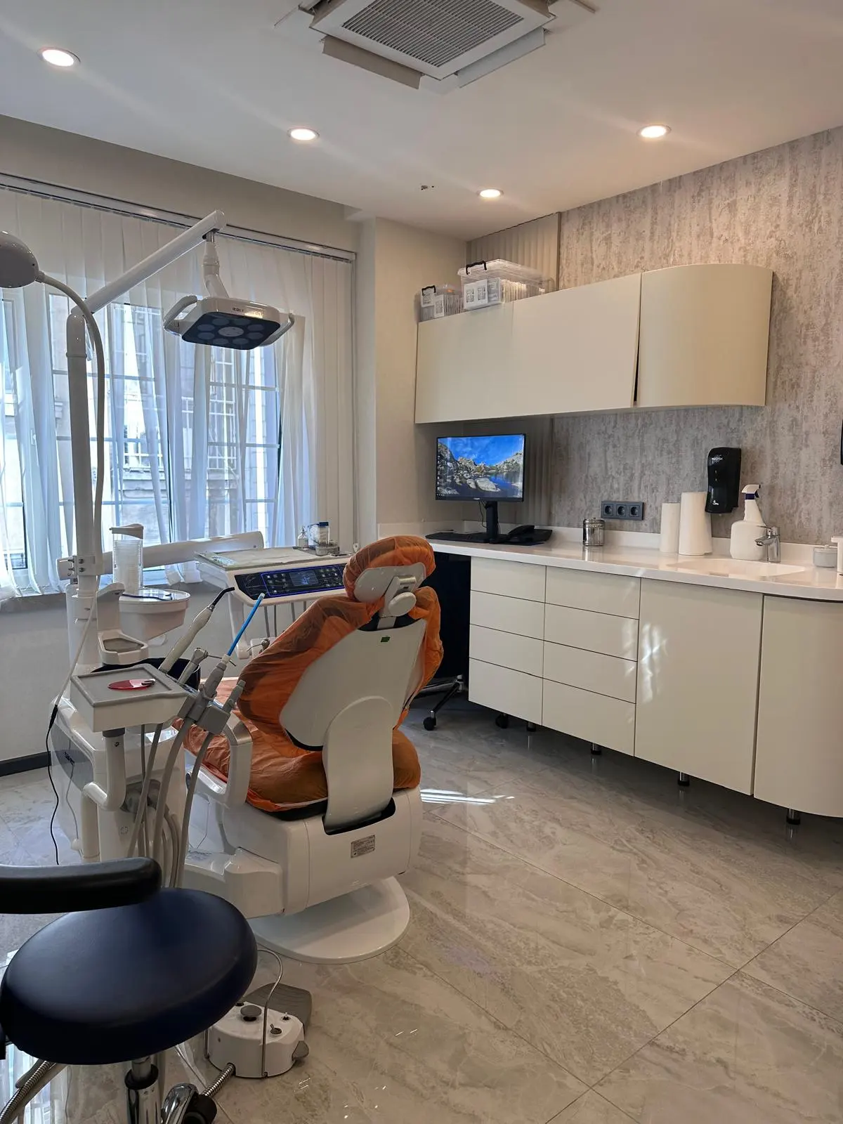 Clinic-provided photograph of Avrupa UBK Dental