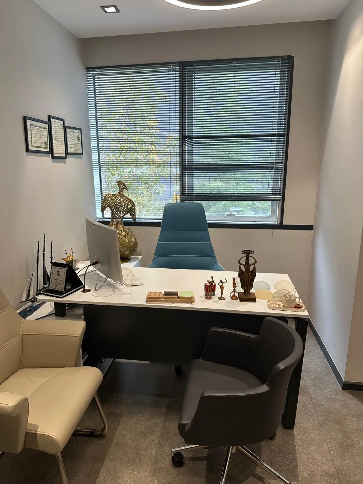 Clinic-provided photograph of Dr Hasan Ozan Kurt