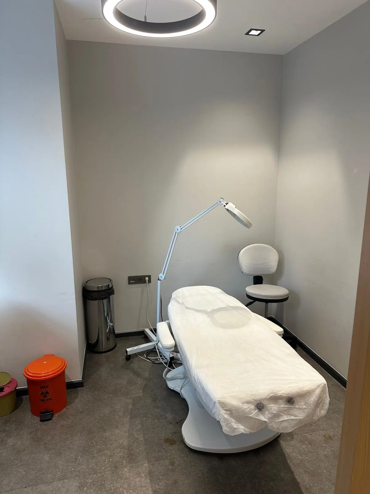 Clinic-provided photograph of Dr Hasan Ozan Kurt