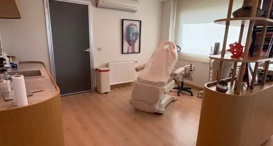 Von der Klinik bereitgestelltes Foto von Dr. Zeynep Karabucak