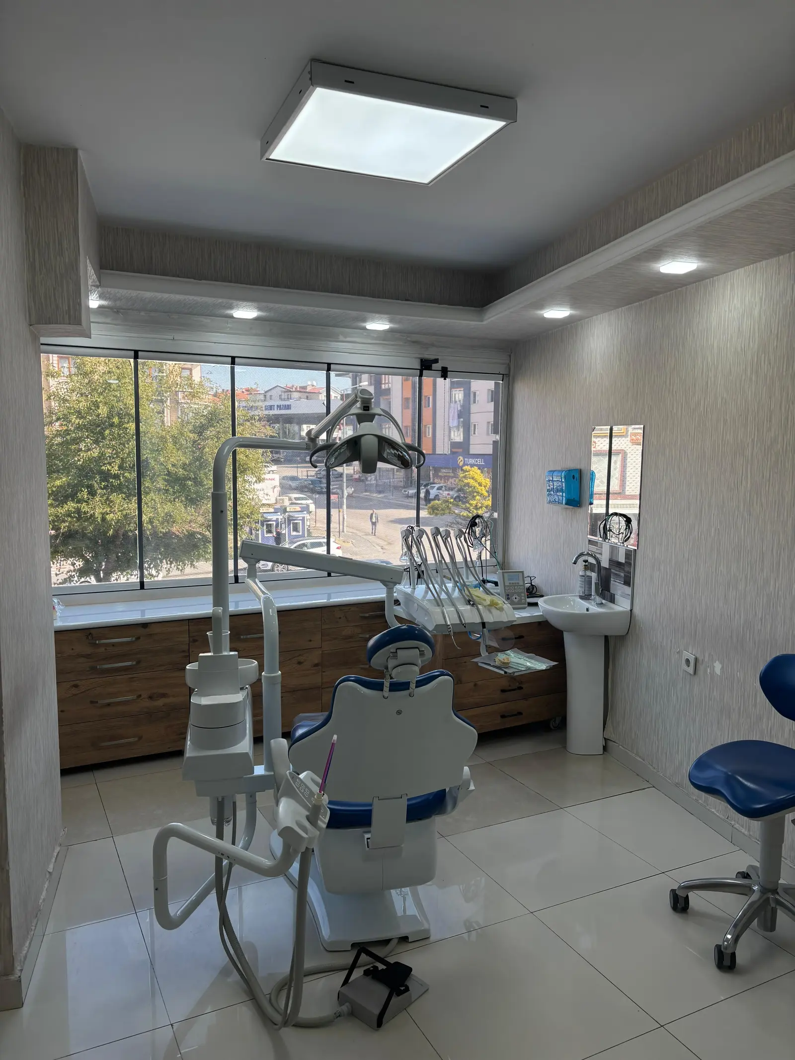Von der Klinik bereitgestelltes Foto von Özcesu Zahnklinik