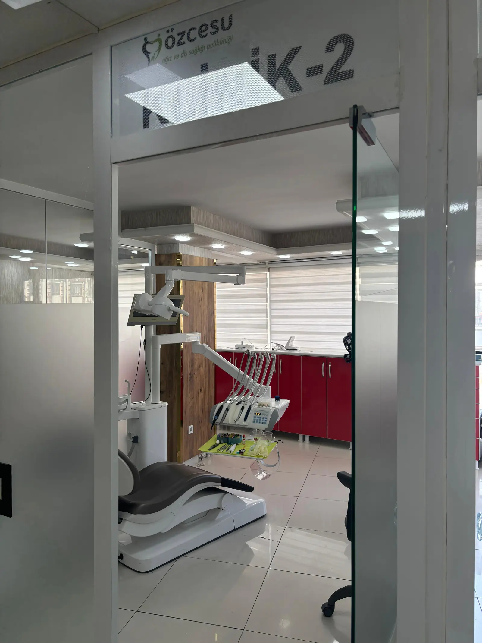 Von der Klinik bereitgestelltes Foto von Özcesu Zahnklinik
