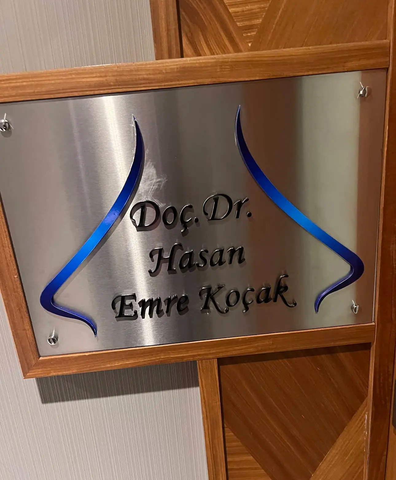 Clinic-provided photograph of Assoc. Prof. Dr Hasan Emre Koçak