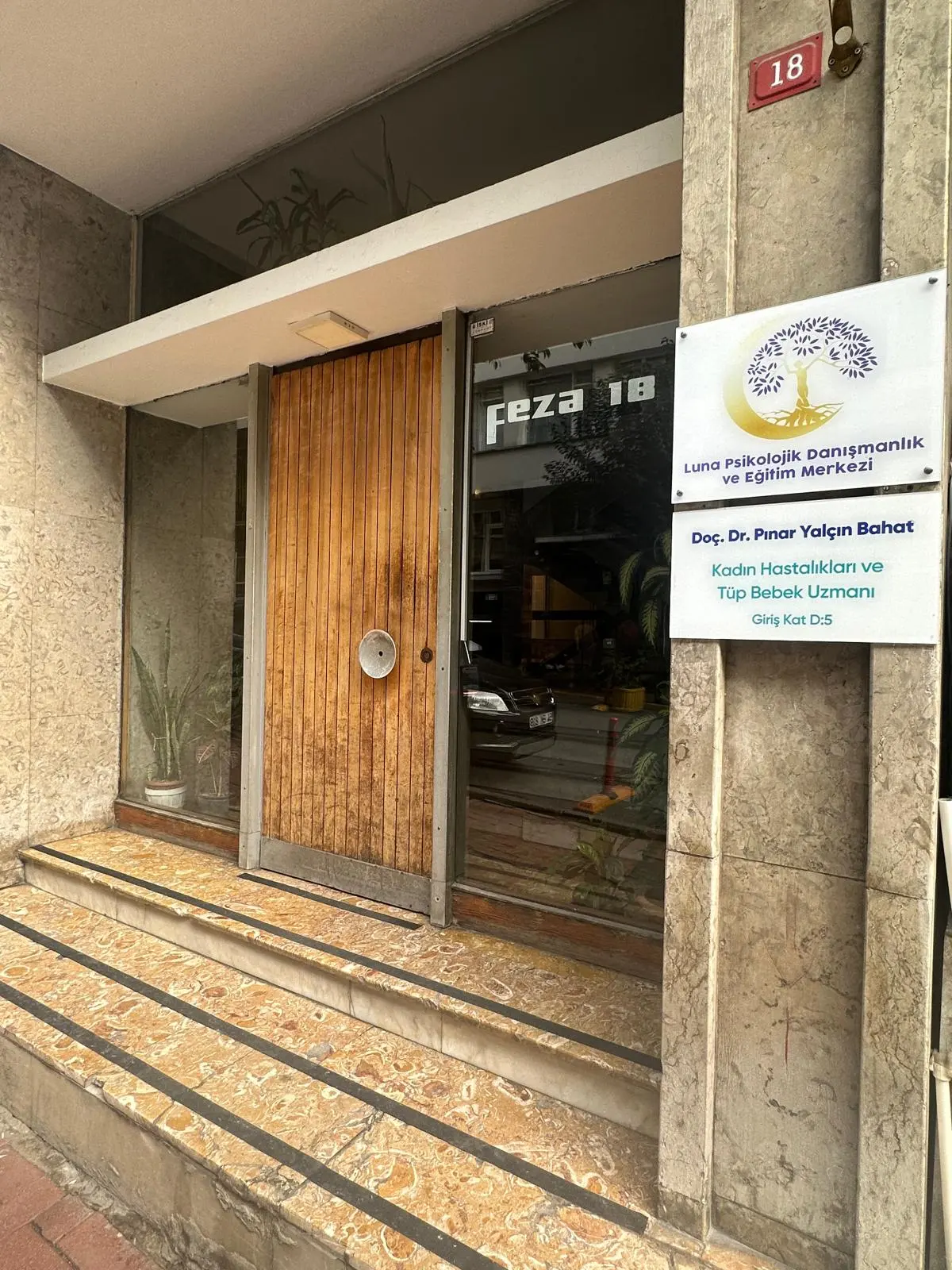 Clinic-provided photograph of Assoc. Prof. Dr Pınar Yalçın Bahat