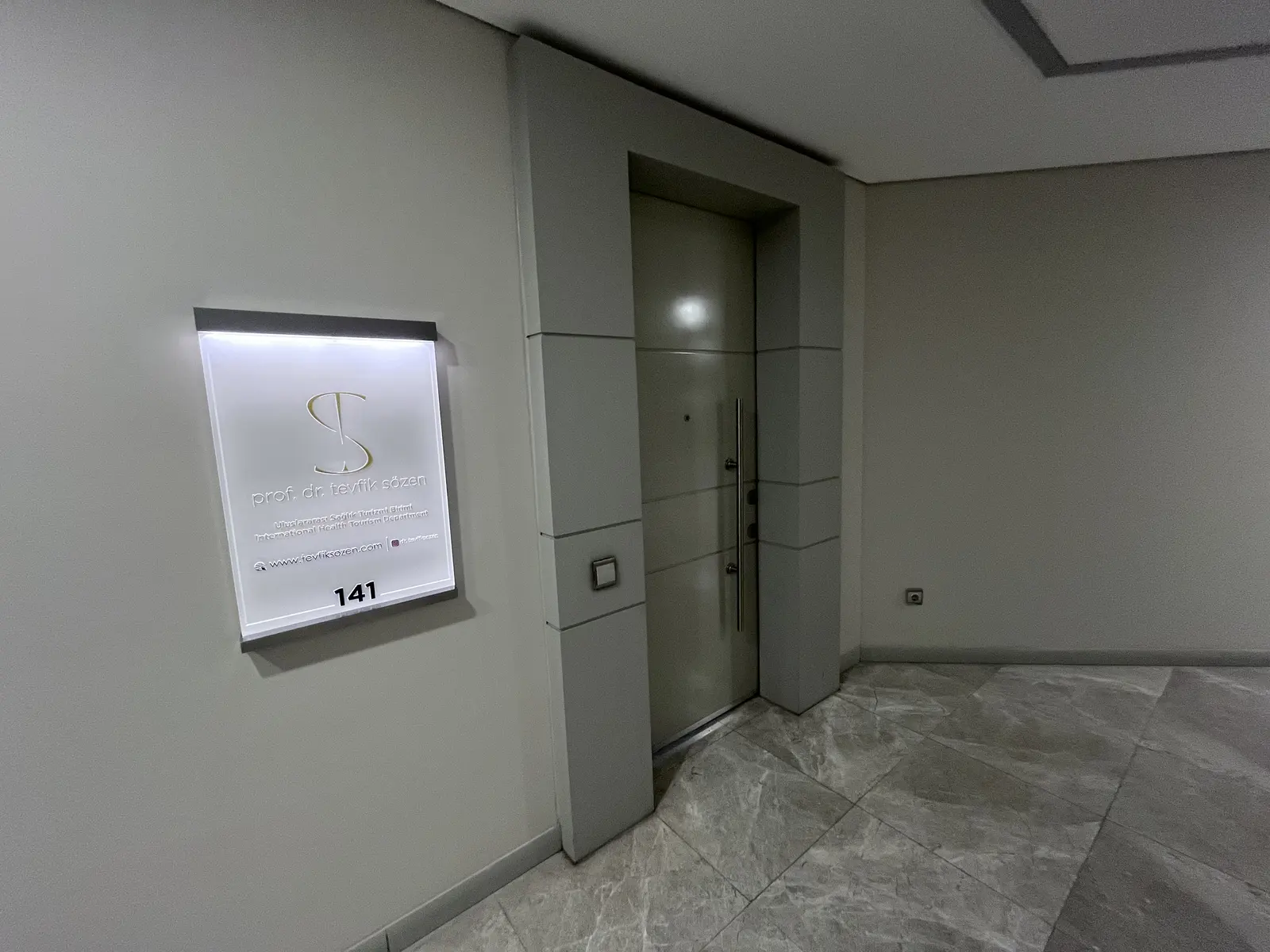 Clinic-provided photograph of Dr Tevfik Sözen
