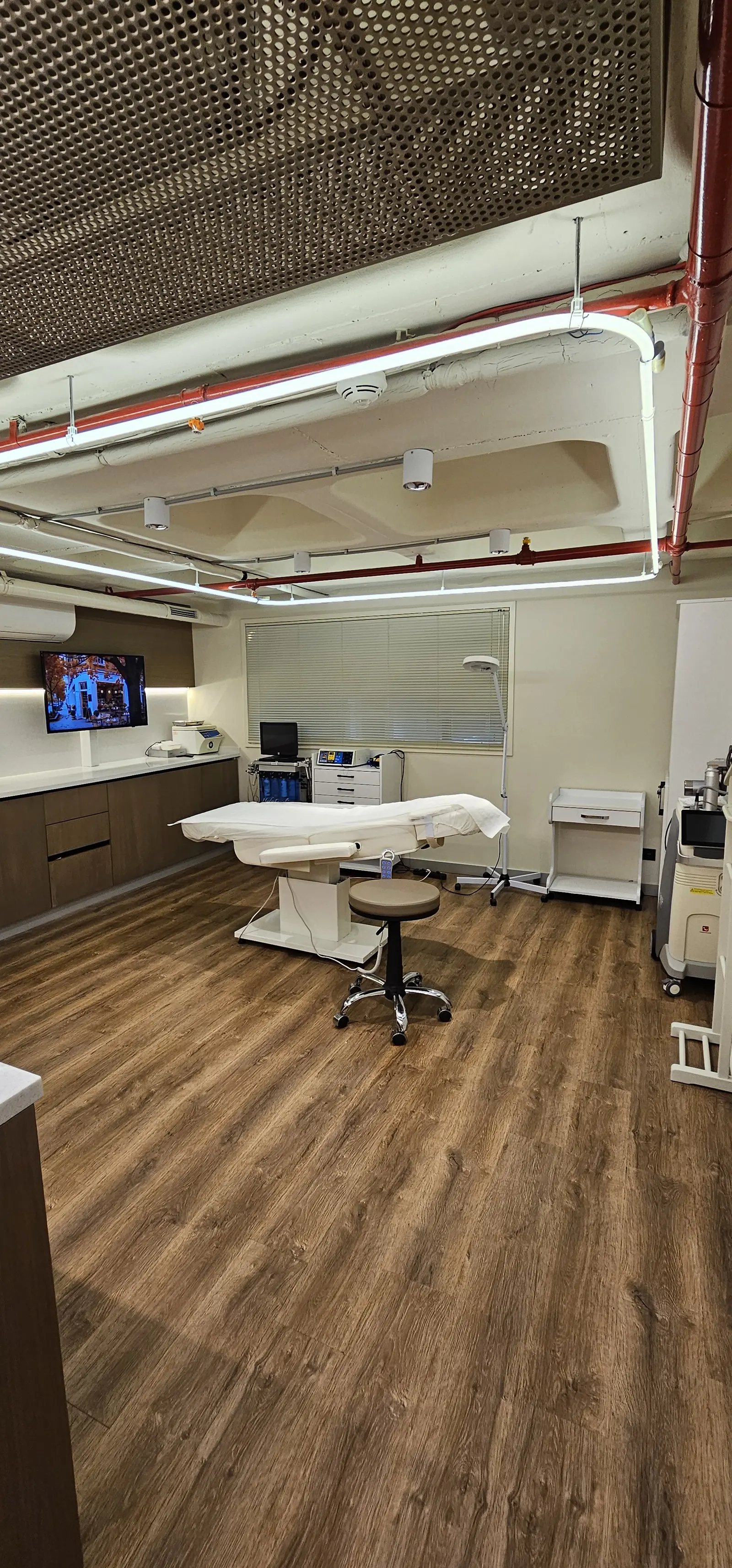 Clinic-provided photograph of Assoc. Prof. Dr Onur Egemen
