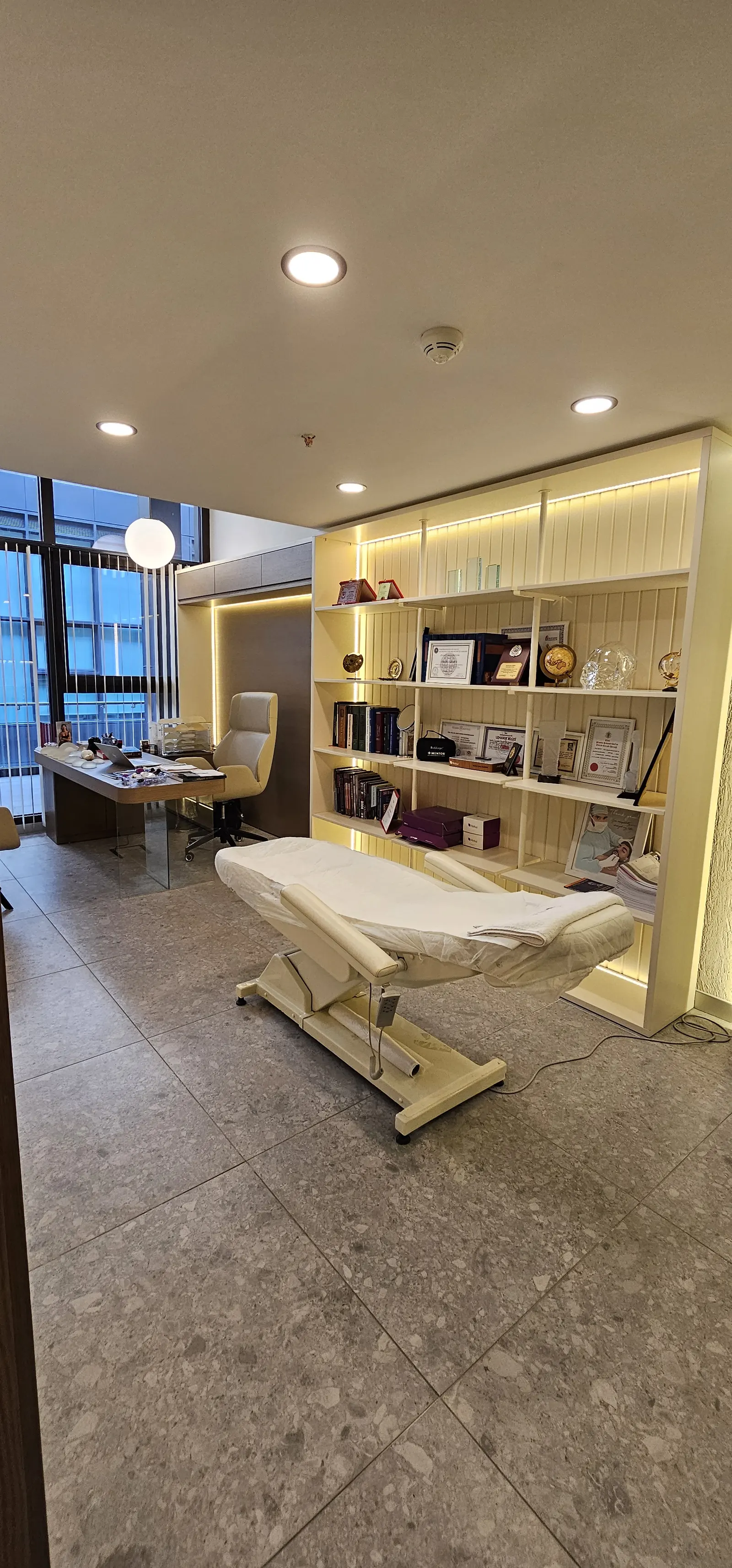 Clinic-provided photograph of Assoc. Prof. Dr Onur Egemen