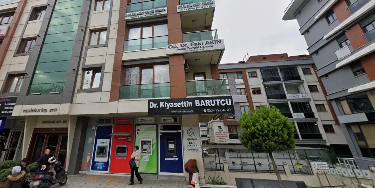 Clinic-provided photograph of Dr Fakı Akın