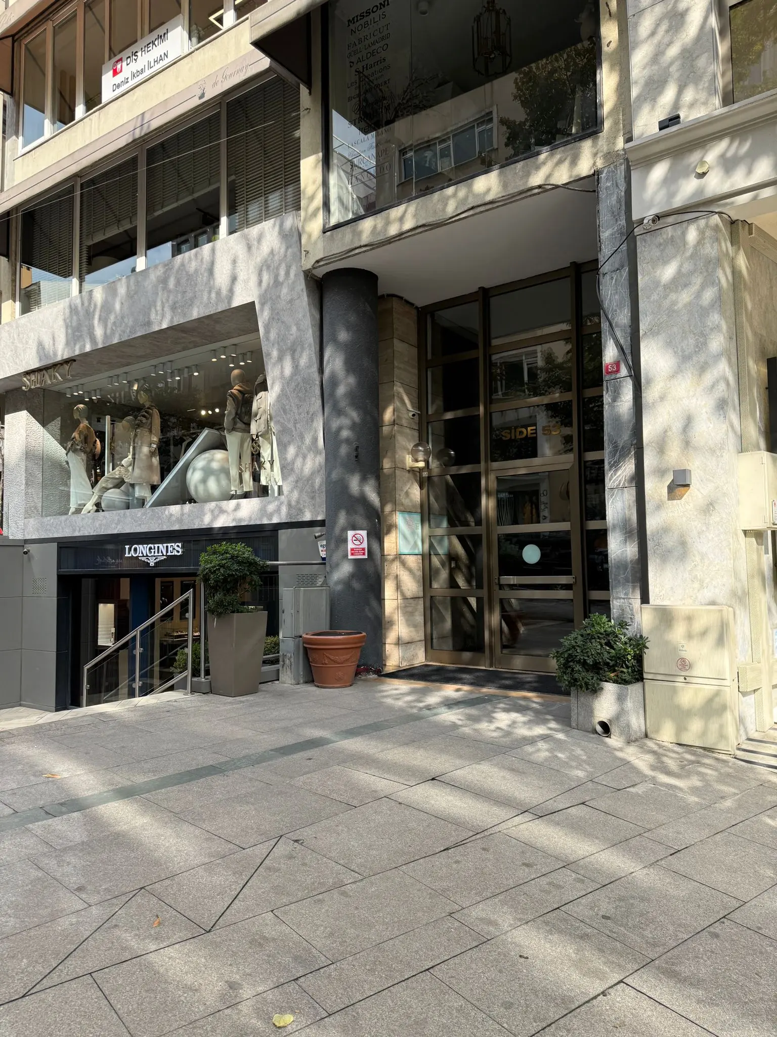 Clinic-provided photograph of Prof. Dr Orhan Babucçu