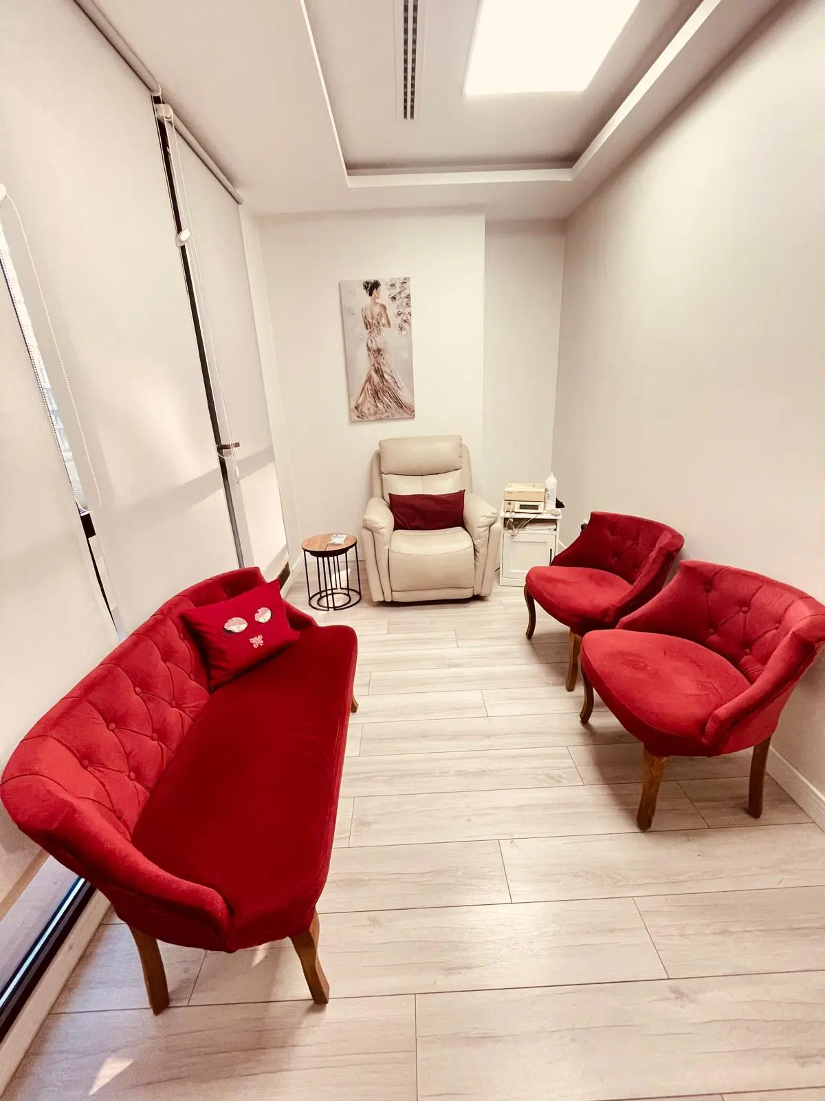 Clinic-provided photograph of Dr Deniz Yıldıran Sarıcı