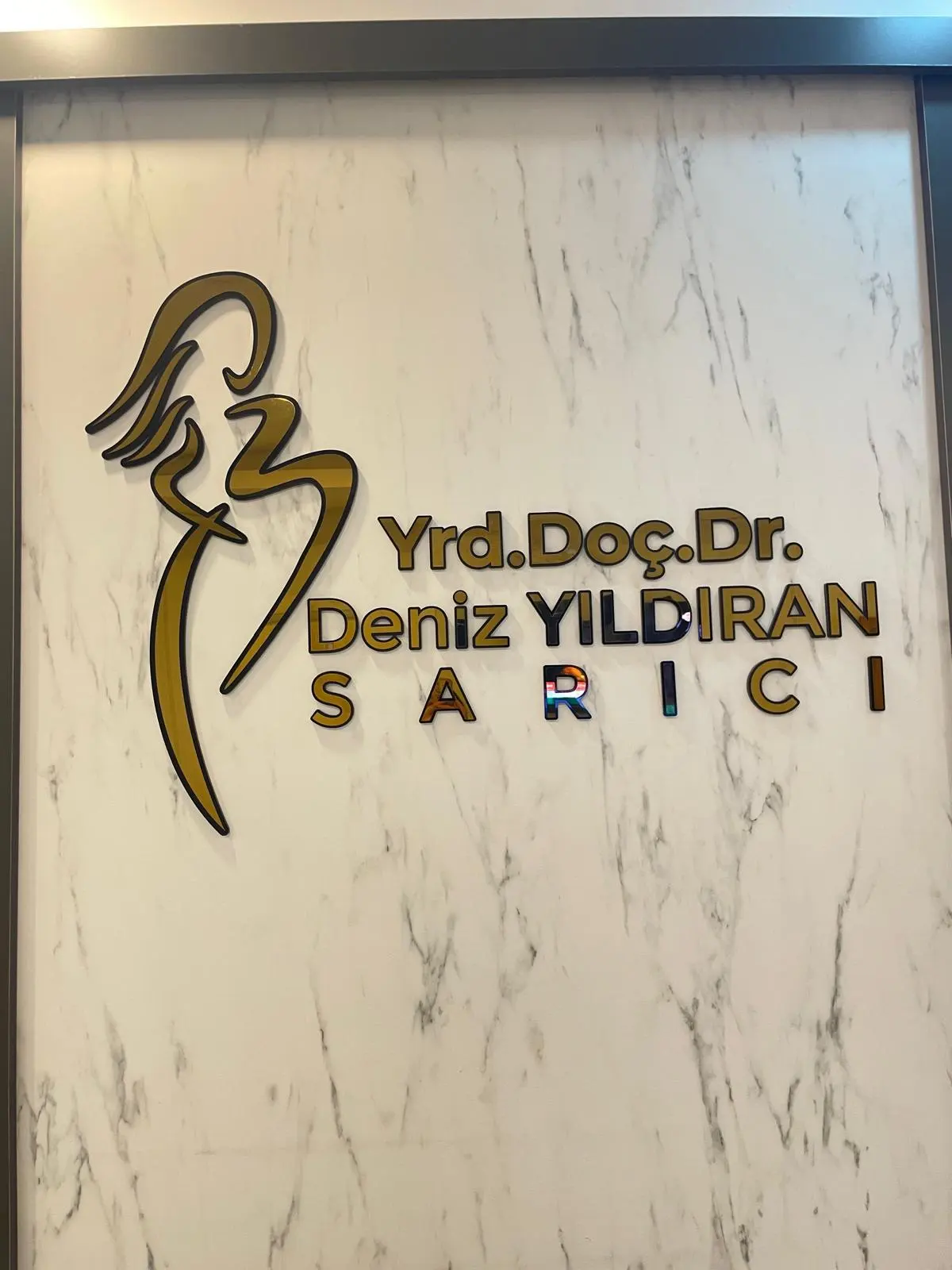 Clinic-provided photograph of Dr Deniz Yıldıran Sarıcı
