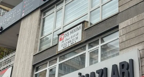 Von der Klinik bereitgestelltes Foto von Dr. Ömer Bayar
