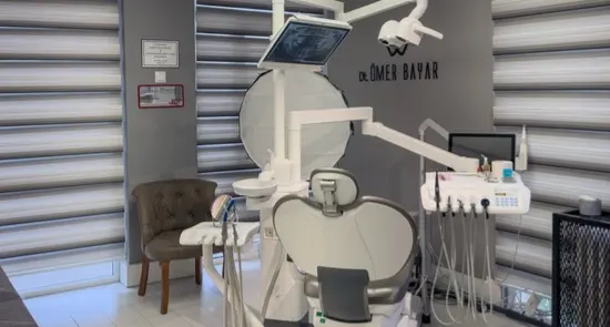 Von der Klinik bereitgestelltes Foto von Dr. Ömer Bayar